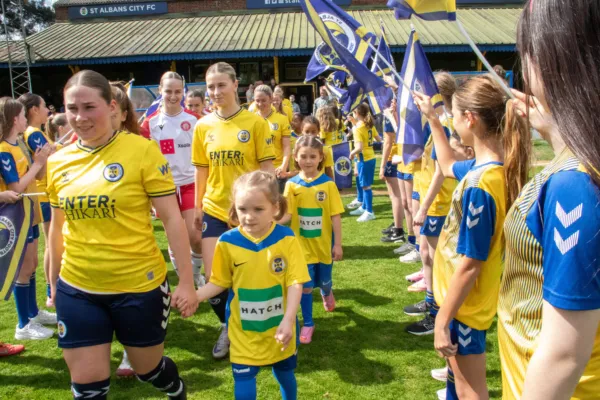 St Albans City vs Stevenage, 19 April 2026: match photo 1 of 13